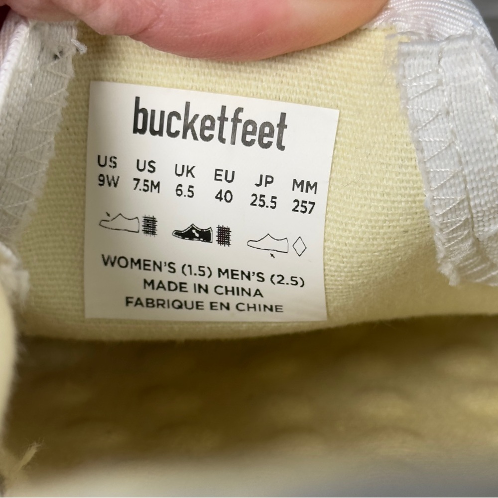Bucketfeet Auntie Anne’s Pretzels Slip On Shoes Women’s 9 Men’s 7.5 - Picture 10 of 11